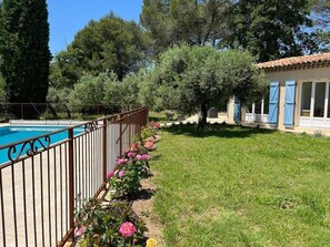 Property grounds - Villa "Belles Feuilles" with swimming pool and tennis court (TRANS EN PROVENCE)
