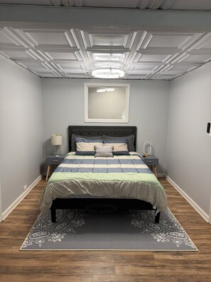 1 chambre, bureau, fer et planche à repasser, Wi-Fi gratuit