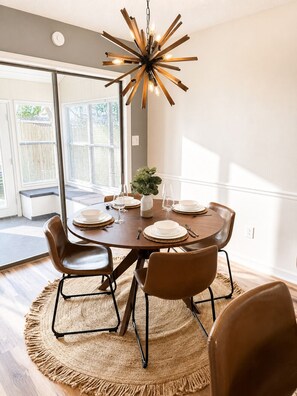 Dining - Juniper: 3 bedroom w/ pool (Martinez)