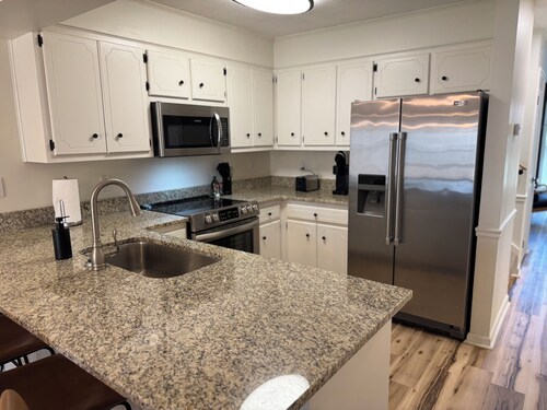 Juniper: 3 bedroom w/ pool