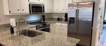 Juniper: 3 bedroom w/ pool