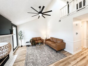 Foosball - Juniper: 3 bedroom w/ pool (Martinez)