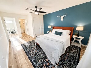 3 bedrooms, iron/ironing board, WiFi, bed sheets - Juniper: 3 bedroom w/ pool (Martinez)