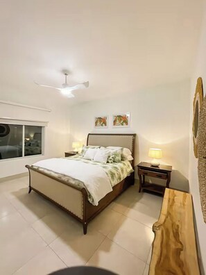 4 bedrooms, iron/ironing board, WiFi, bed sheets - Buenaventura - Laguna Fun and Sun: Your Escape Awaits (Buenaventura, el Chirú)