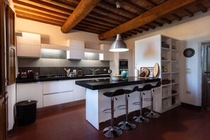 Private kitchen - Villa Charming on the Hills | Mixed of Authentic and Modern Tuscan Style (Siena)