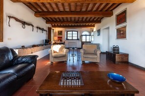 Living area - Villa Charming on the Hills | Mixed of Authentic and Modern Tuscan Style (Siena)