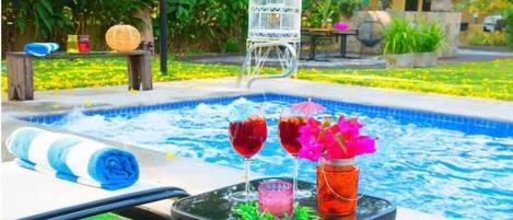 Piscine extérieure, piscine chauffée