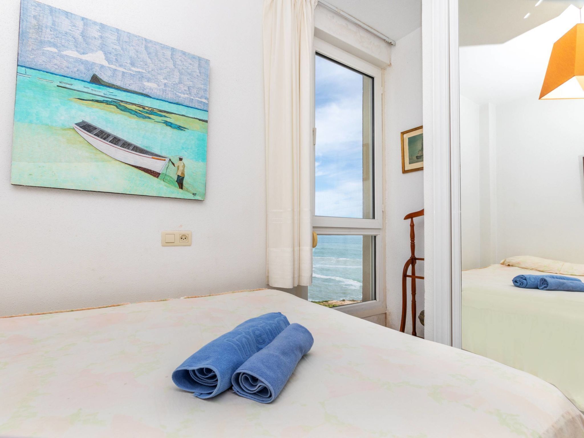 3 slaapkamers, een bureau, een strijkplank/strijkijzer, wifi