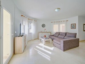 Casa, 6 quartos, terraço | Área de estar