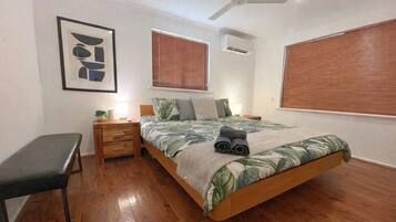 3 bedrooms, iron/ironing board, free WiFi, bed sheets