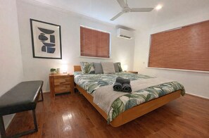 3 bedrooms, iron/ironing board, free WiFi, bed sheets