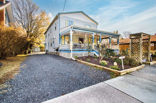 Charming 1900s Lewes Retreat – Walk to Shops, Dining & Beach!