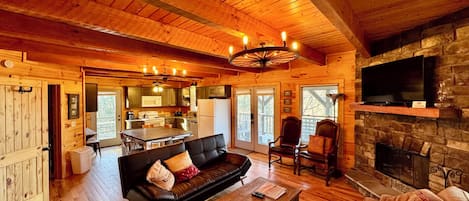 Smart TV, fireplace