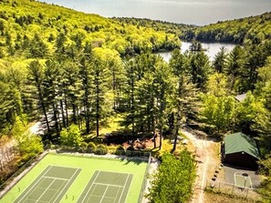 Sports court - Whispering Pines - Your Stylish Nature Retreat (Newbury)