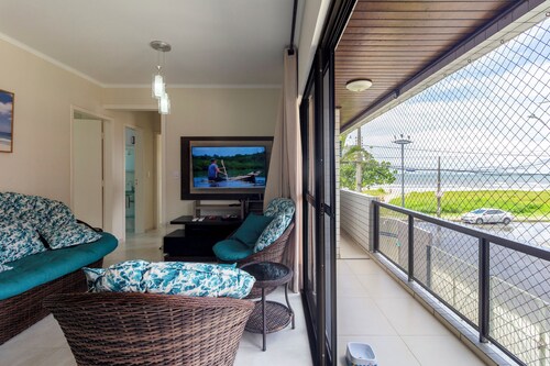 Beachfront comfort with balconies and barbecue for families (6 people) and pets