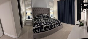 3 室のベッドルーム、アイロン / アイロン台、WiFi、ベッドシーツ