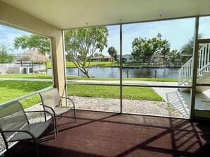 Interior - TURNKEY, GULF ACCESS, MOVE-IN READY, 2/2 WATERFRONT CONDO! (Cape Coral)