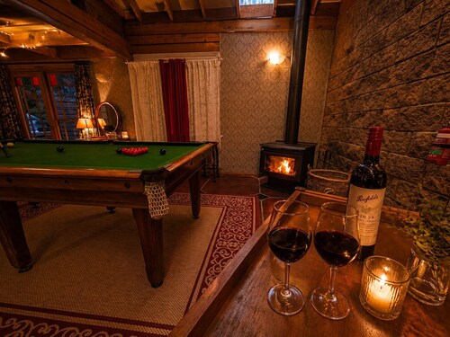 Winter hideaway loft style unit with Fireplace, Billiard table and Bath.