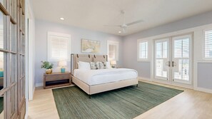 5 bedrooms, desk, free WiFi, bed sheets