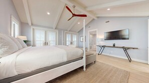 5 quartos, escrivaninha, Wi-Fi de cortesia, roupa de cama