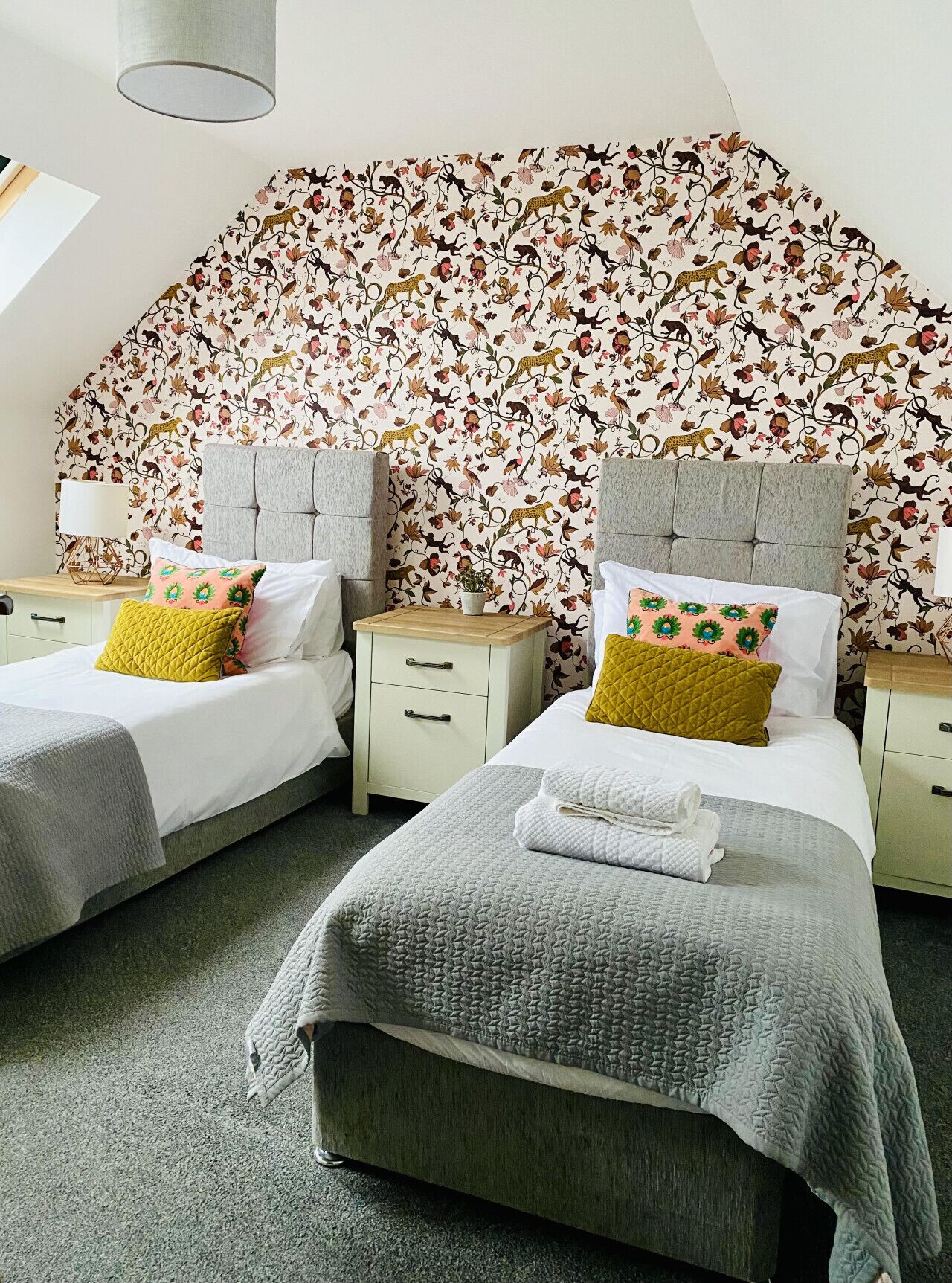 4 bedrooms, desk, iron/ironing board, travel crib