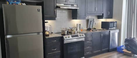 Frigorifero, microonde, forno, lavastoviglie