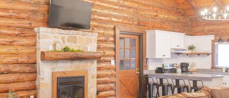 Smart-TV, Kamin, Bücher