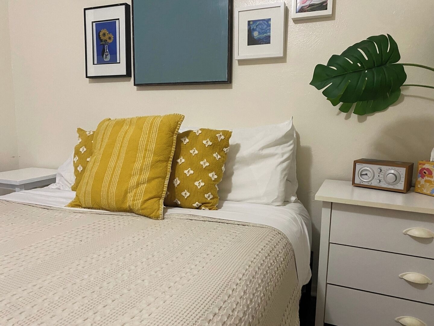 1 habitación, tabla de planchar con plancha, wifi y ropa de cama 