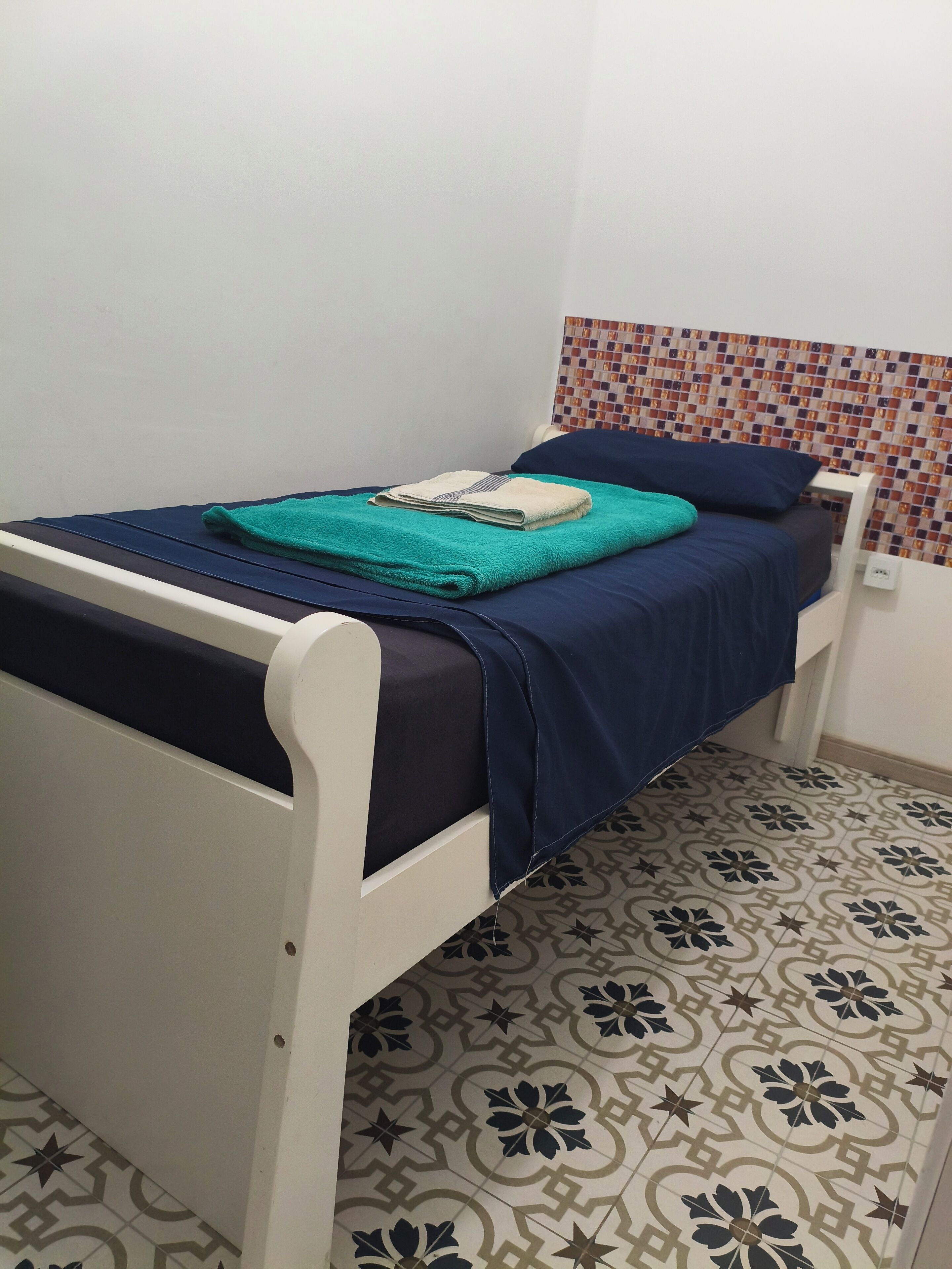 Rom – basic | Strykejern/-brett, wi-fi (inkludert) og sengetøy