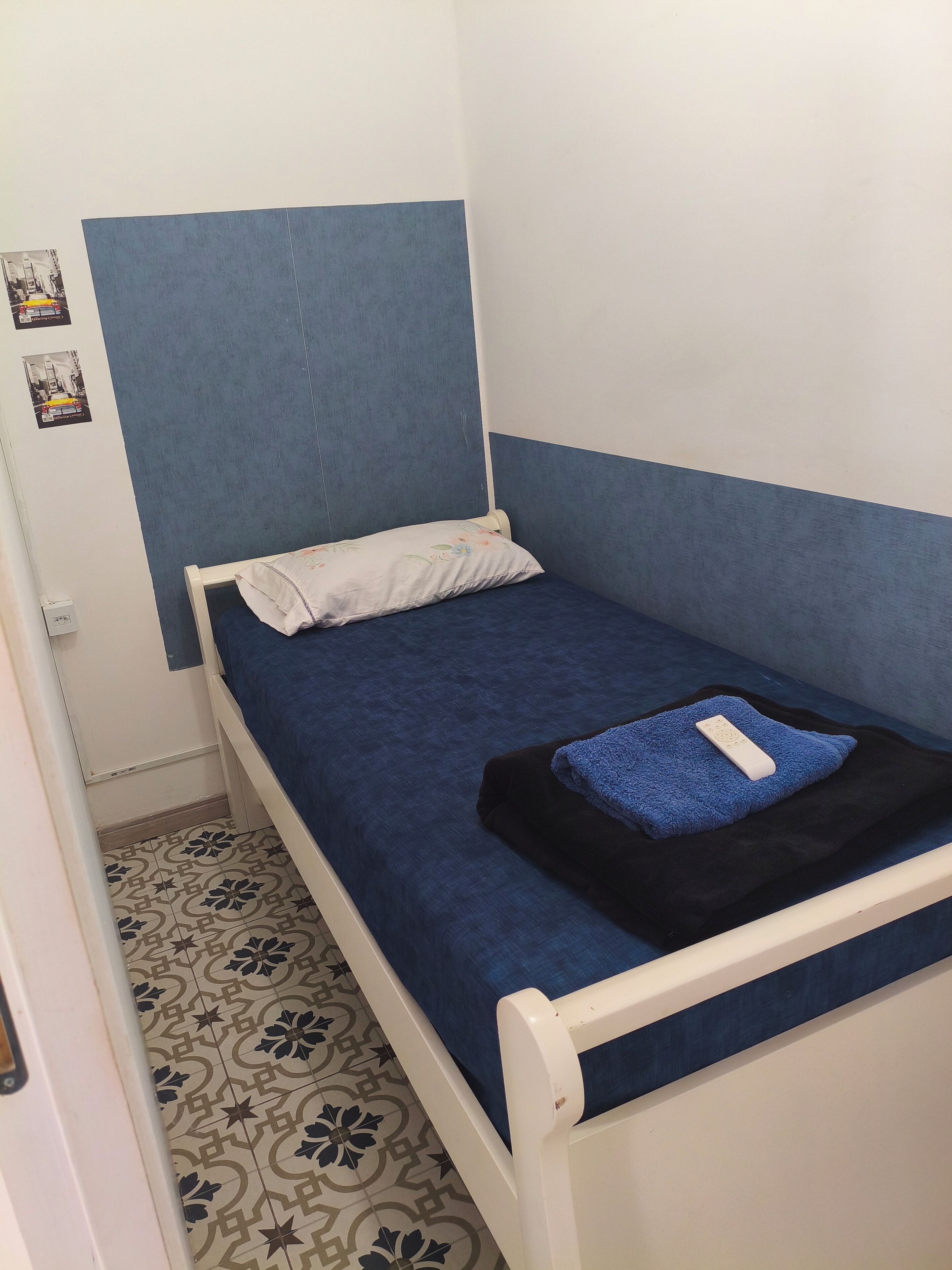 Rom – basic | Strykejern/-brett, wi-fi (inkludert) og sengetøy