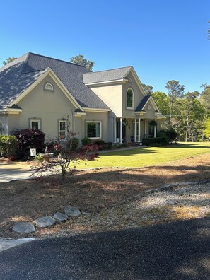 Exterior - Charming spacious home nestled on a private lot minutes away from the Masters (Augusta)