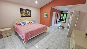 6 dormitorios, tabla de planchar con plancha, wifi y ropa de cama