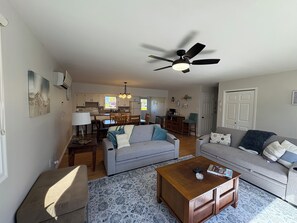 Smart TV, books, printers - Riverside Landing Cottage (Alberton)