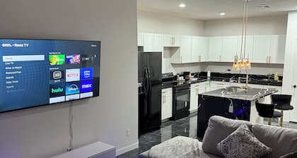 Charming 3-bedroom house with WiFi and AC in lovely Arizona City