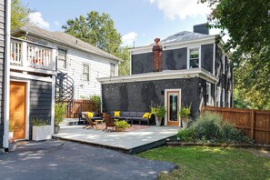 Exterior - Colorful private guesthouse in charming Richmond with Parking (Richmond)