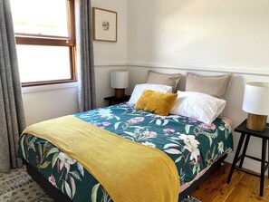 3 habitaciones, escritorio, tabla de planchar con plancha y wifi 