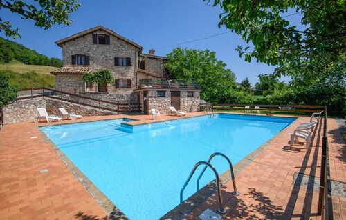 Cozy apartment in Montemonaco