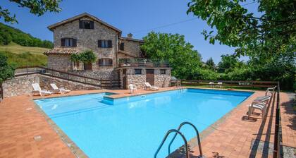 Cozy apartment in Montemonaco