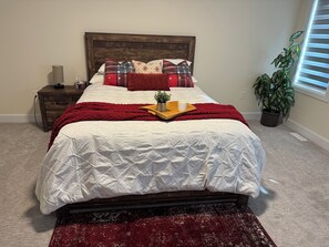 4 bedrooms, iron/ironing board, WiFi, bed sheets - 🌟 Experience Peace & Love | Modern & Stylish Home for Groups (London)