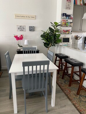 Dining - Beautiful New condo next to Park, 2 story Boise dream! Small Pets Welcome (Boise)