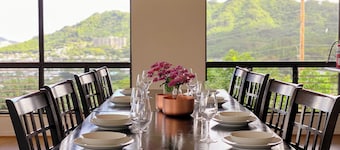 Panoramic Ocean & Mountain Views -
