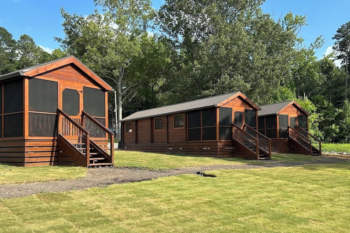 Deluxe Cabin, Lake View | Free WiFi, bed sheets