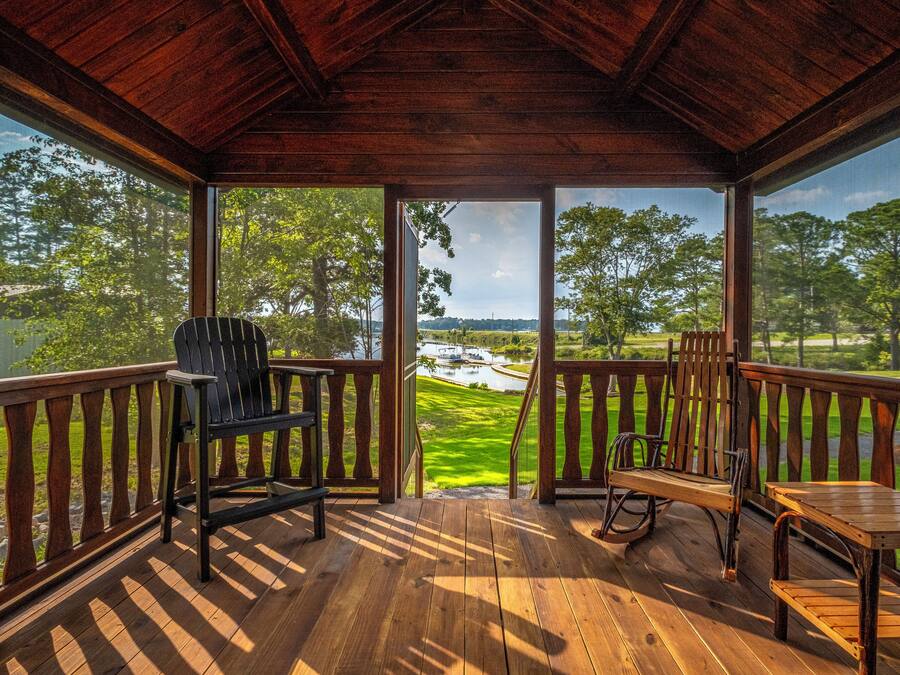 Superior Cabin, Non Smoking, Lake View | Free WiFi, bed sheets