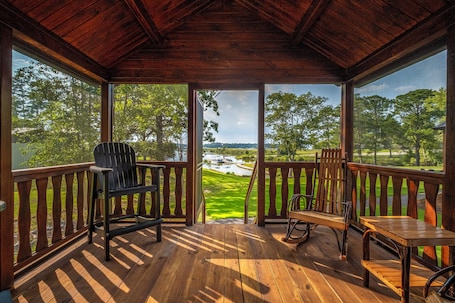 Wifi gratis y ropa de cama . Cowan Creek Lodges