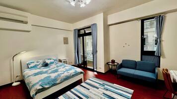 1 bedroom, in-room safe, desk, iron/ironing board