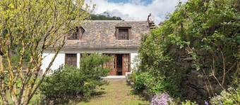 Holiday Home 'Cottage Au Calme' with Mountain View, Private Terrace and Garden