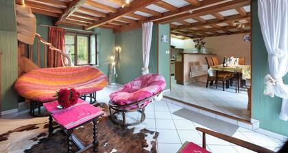 Holiday Home 'Cottage Au Calme' with Mountain View, Private Terrace and Private Garden