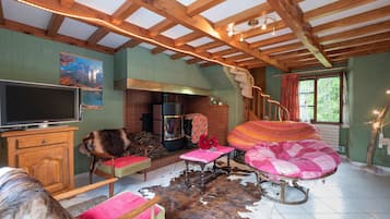 Télévision, cheminée