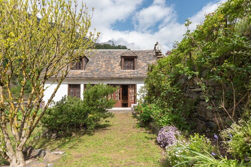 Holiday Home 'Cottage Au Calme' with Mountain View, Private Terrace and Garden