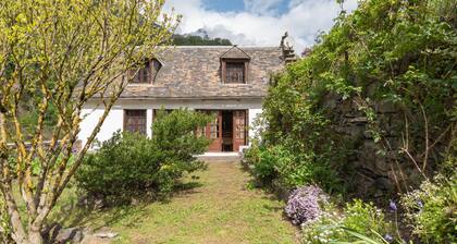 Holiday Home 'Cottage Au Calme' with Mountain View, Private Terrace and Garden